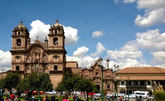 Explore the Plaza de Armas by day.